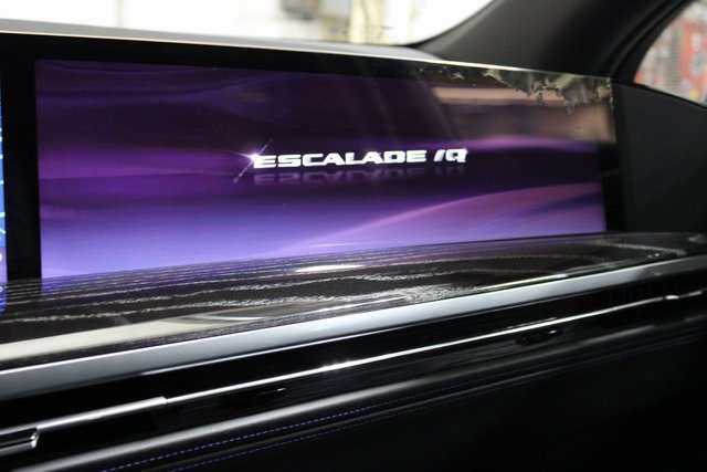 New 2025 Cadillac Escalade IQ Sport 1 w/ LPO, ONYX Package image 17