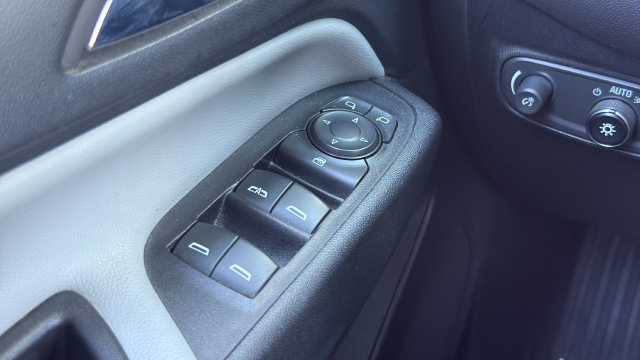 Used 2020 Chevrolet Equinox LS w/ LS Convenience Package FWD image 12
