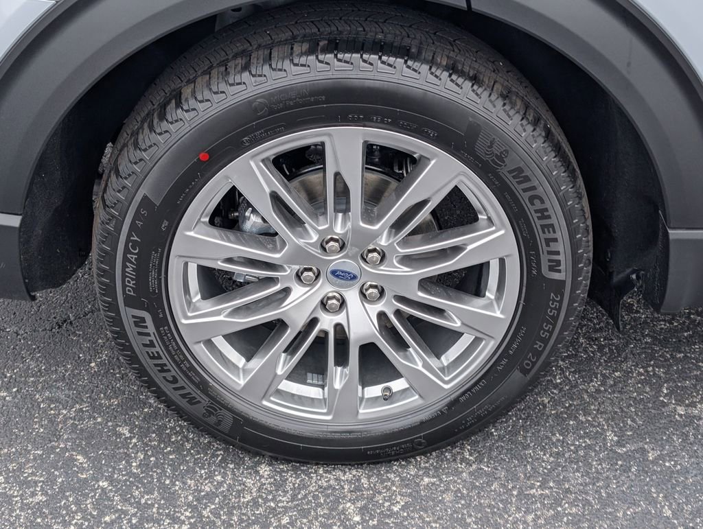 New 2026 Ford Explorer Platinum image 19