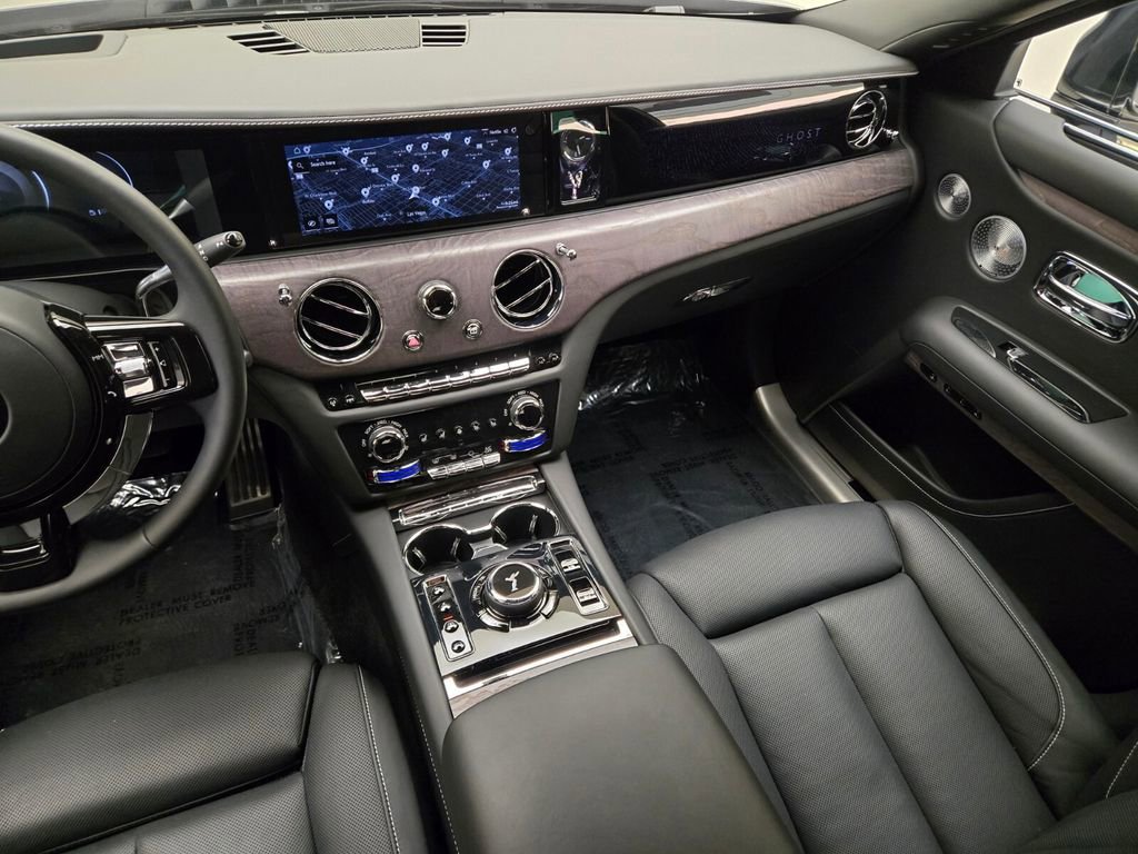 Certified 2025 Rolls-Royce Ghost AWD/4WD image 18