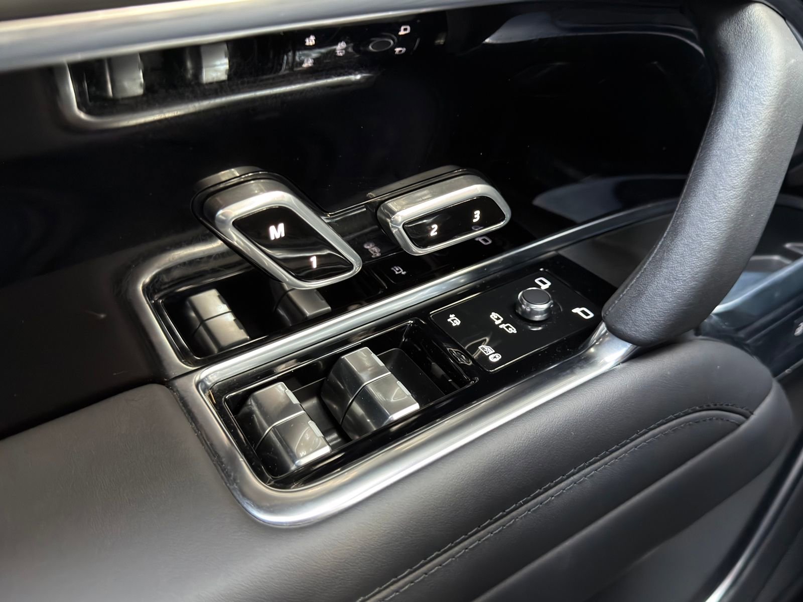 Used 2023 Land Rover Range Rover SE image 22