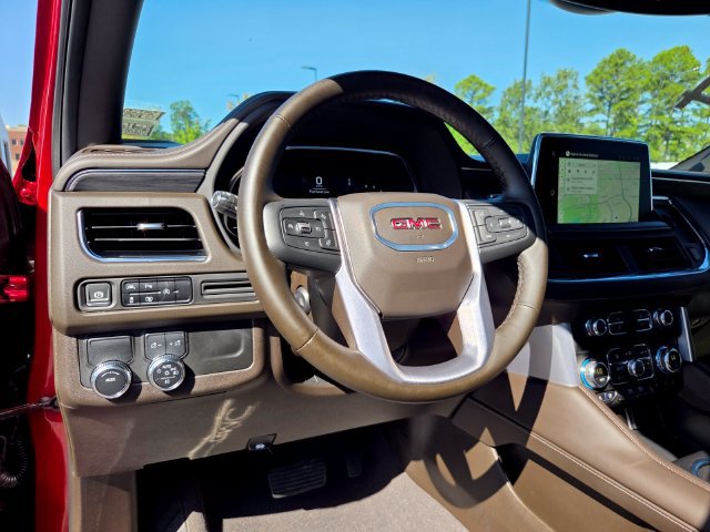 Used 2024 GMC Yukon SLT w/ SLT Premium Package RWD image 10