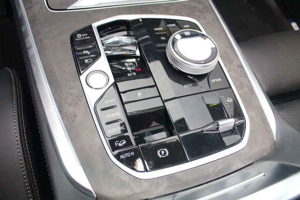 New 2026 BMW X5 xDrive50e image 13