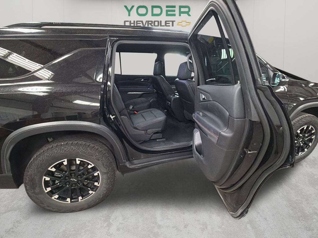 Used 2025 Chevrolet Traverse Z71 AWD/4WD image 36