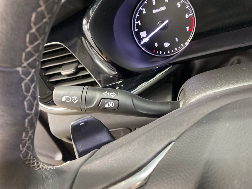 Used 2023 Buick Envision Avenir AWD/4WD image 31