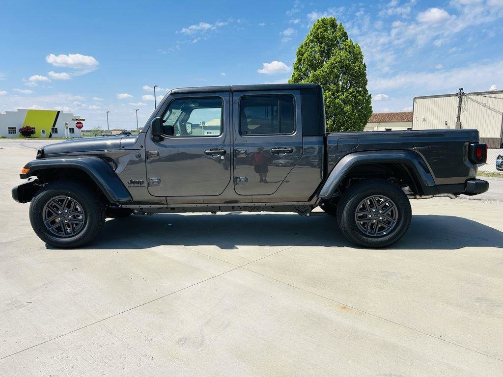 New 2025 Jeep Gladiator Sport image 33