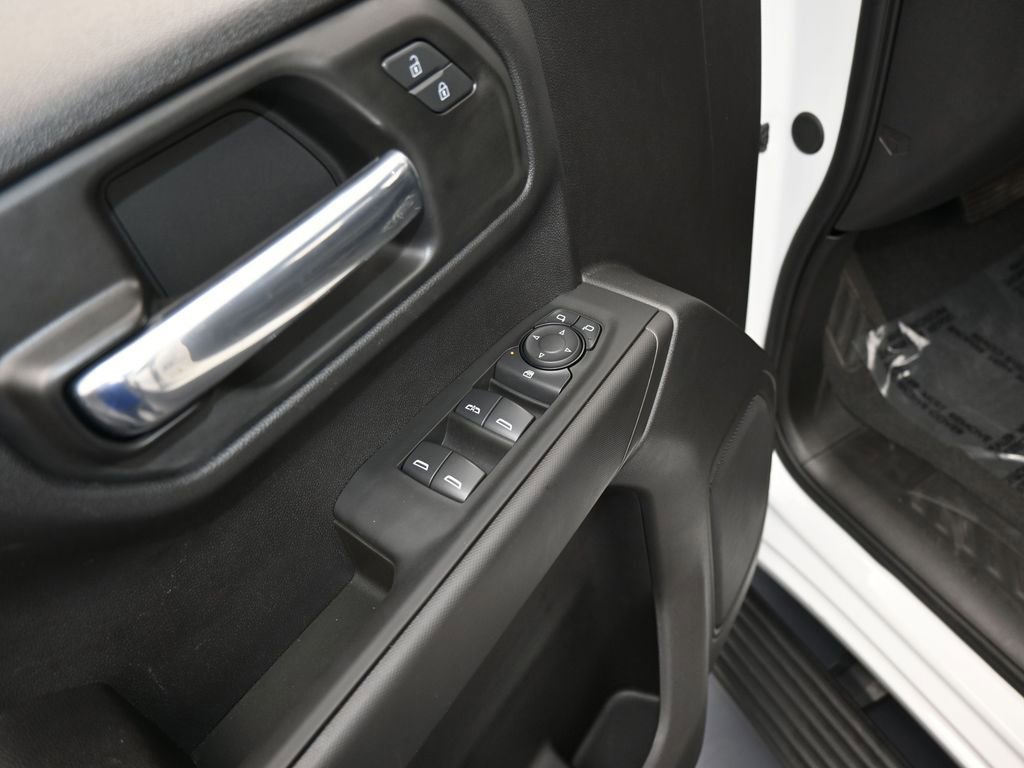 Used 2025 Chevrolet Silverado 1500 Custom image 13