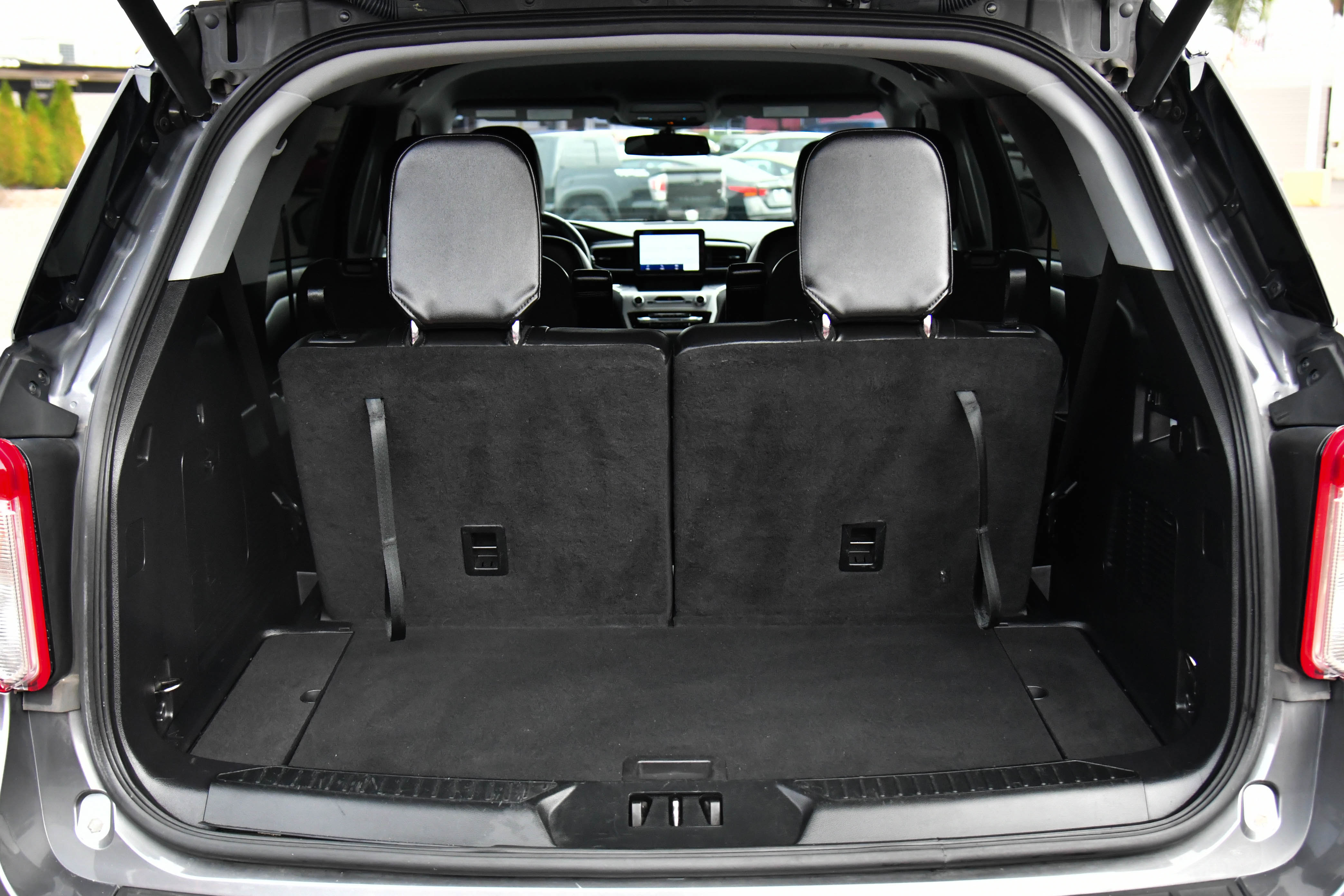 Used 2022 Ford Explorer XLT w/ Equipment Group 202A image 39