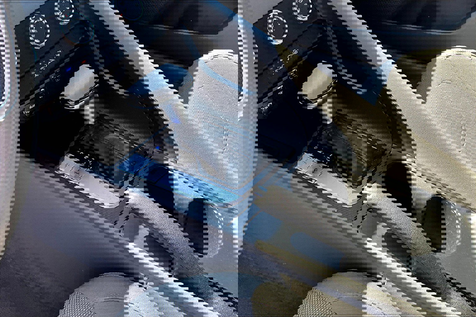 Used 2021 Hyundai Elantra SE image 14