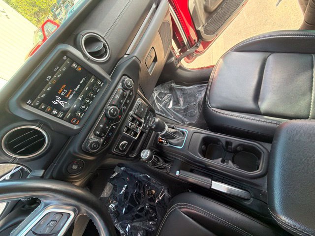 Used 2021 Jeep Wrangler Unlimited Sahara w/ Cold Weather Group AWD/4WD image 25