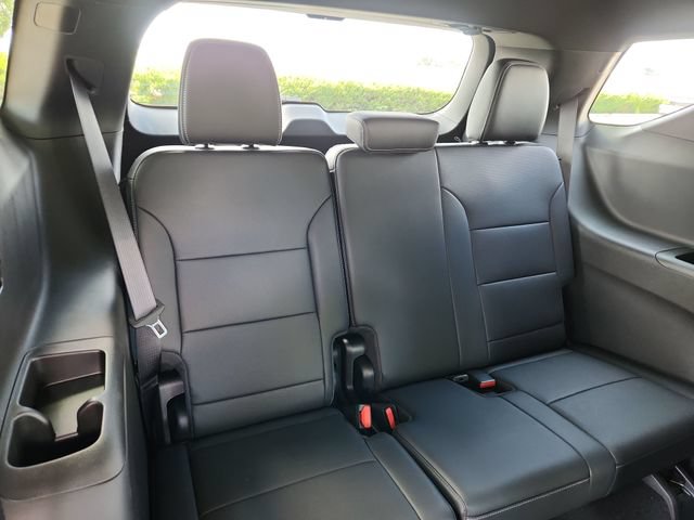 New 2026 Chevrolet Traverse LT w/ Midnight/Sport Edition FWD image 18