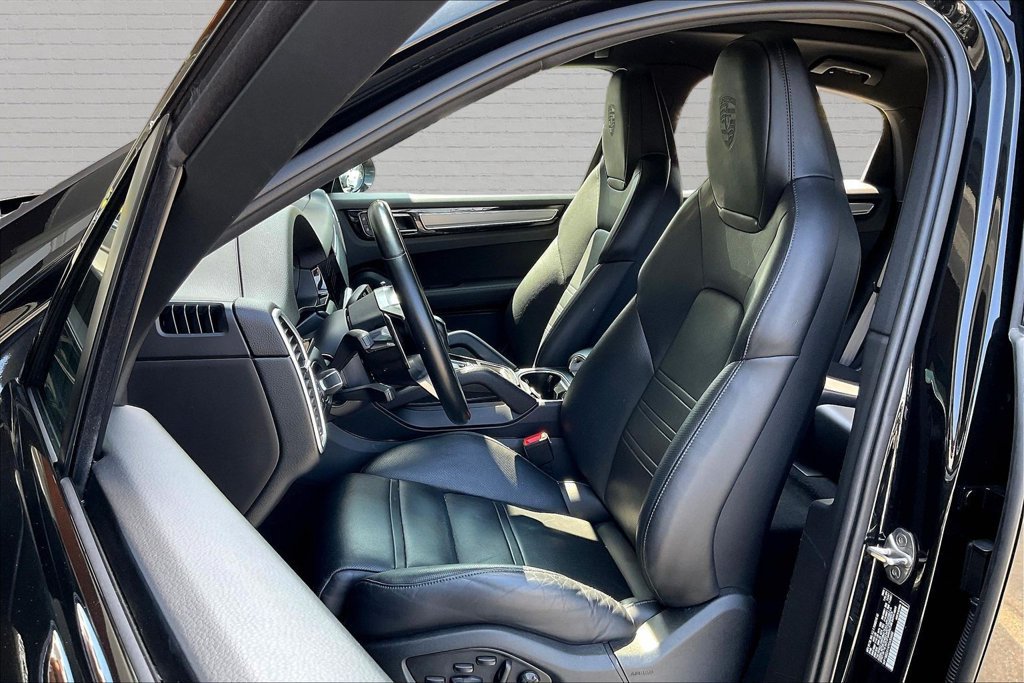 Used 2023 Porsche Cayenne S AWD/4WD image 19