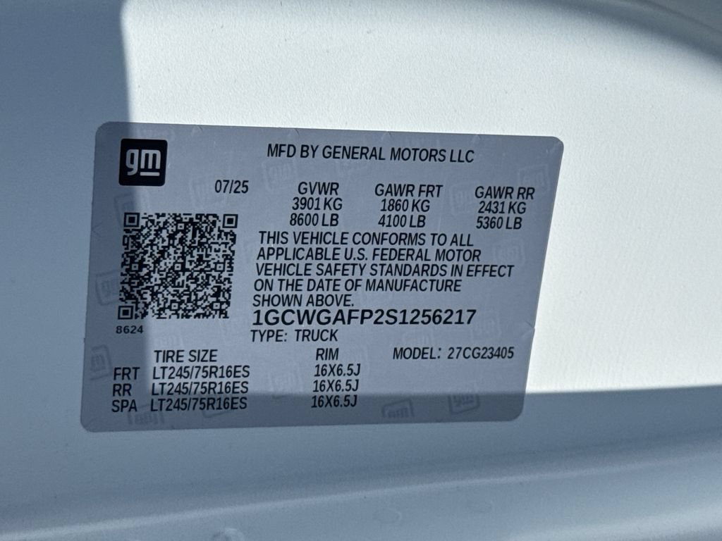 Used 2025 Chevrolet Express 2500 w/ Driver Convenience Package RWD image 31