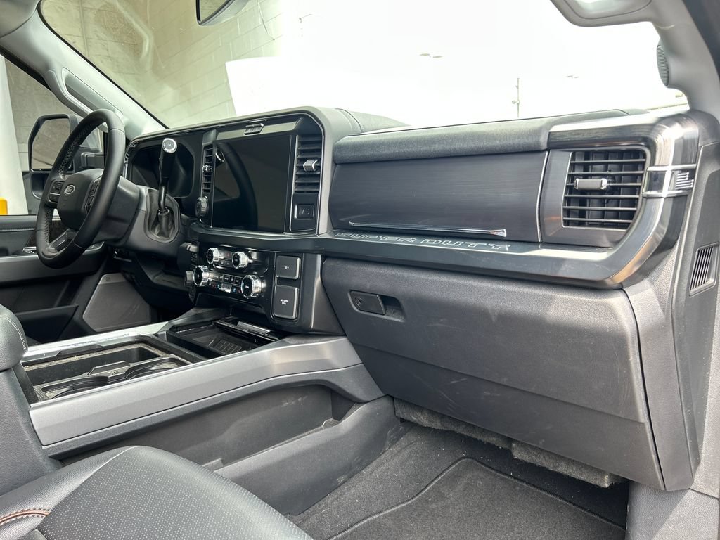 Used 2025 Ford F450 Lariat w/ Lariat Ultimate Package AWD/4WD image 16