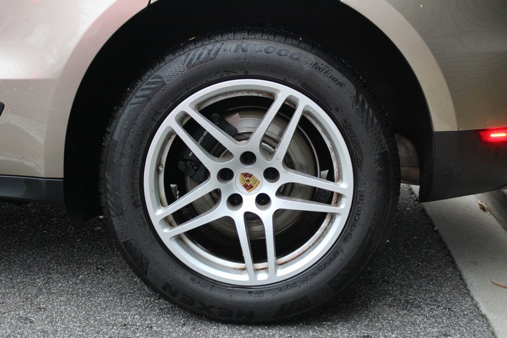 Used 2018 Porsche Macan image 15