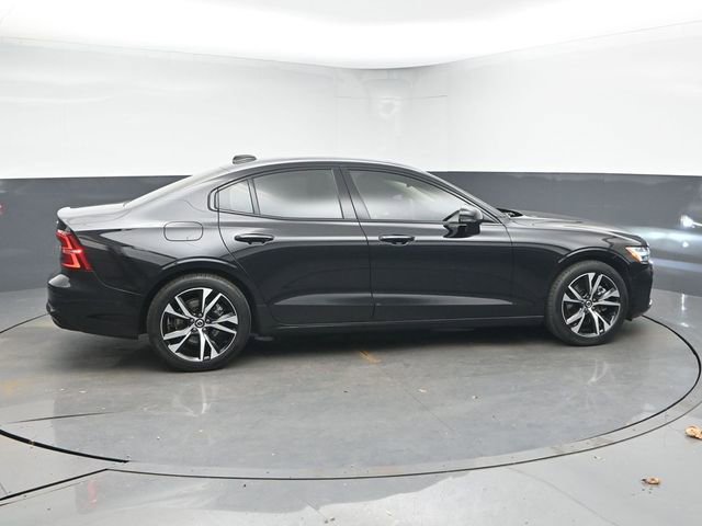 Used 2025 Volvo S60 B5 Plus AWD/4WD image 9