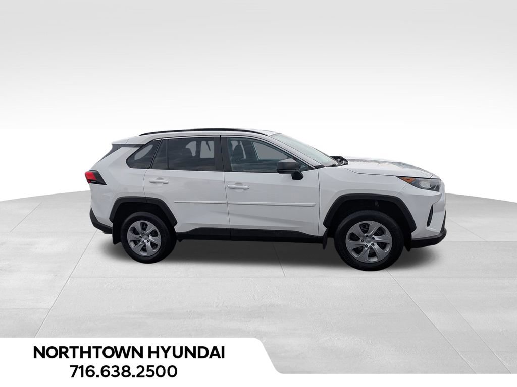 Used 2021 Toyota RAV4 LE AWD/4WD image 12