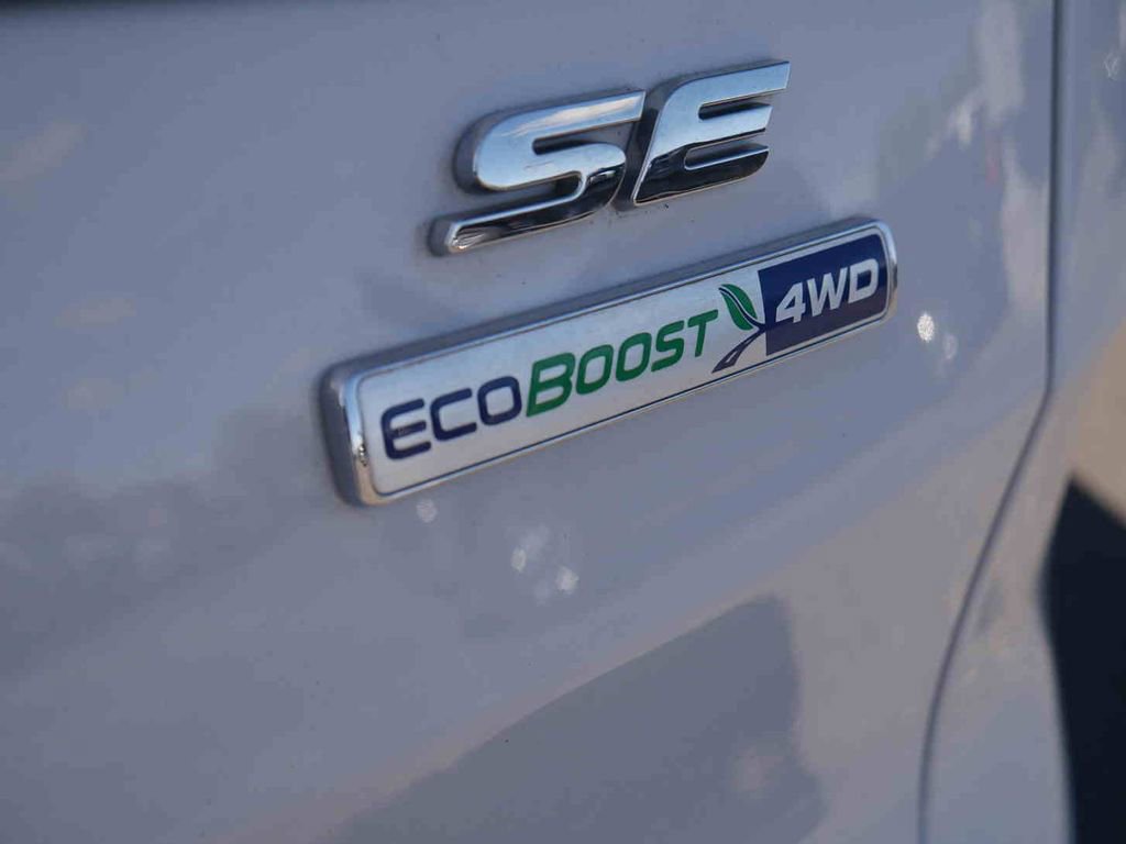 Used 2019 Ford Escape SE image 9