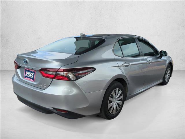 Used 2021 Toyota Camry LE image 5