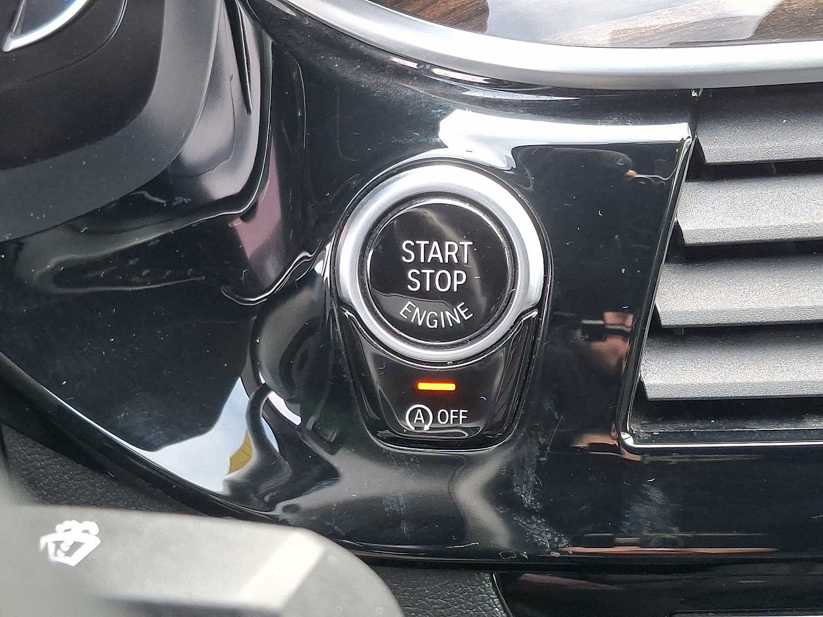 Used 2018 BMW 530i xDrive image 24