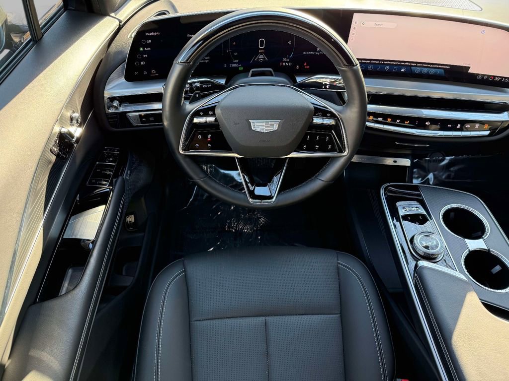 Used 2024 Cadillac Lyriq Luxury w/ LPO, Floor Liner Package image 4