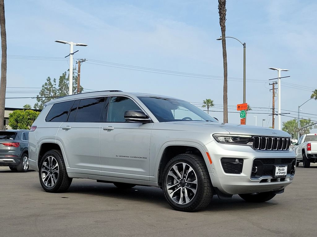 Used 2022 Jeep Grand Cherokee L Overland w/ Luxury Tech Group IV AWD/4WD image 39