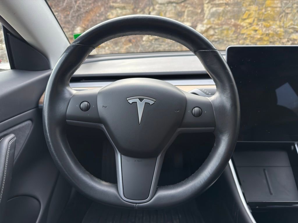 Used 2018 Tesla Model 3 Long Range image 16