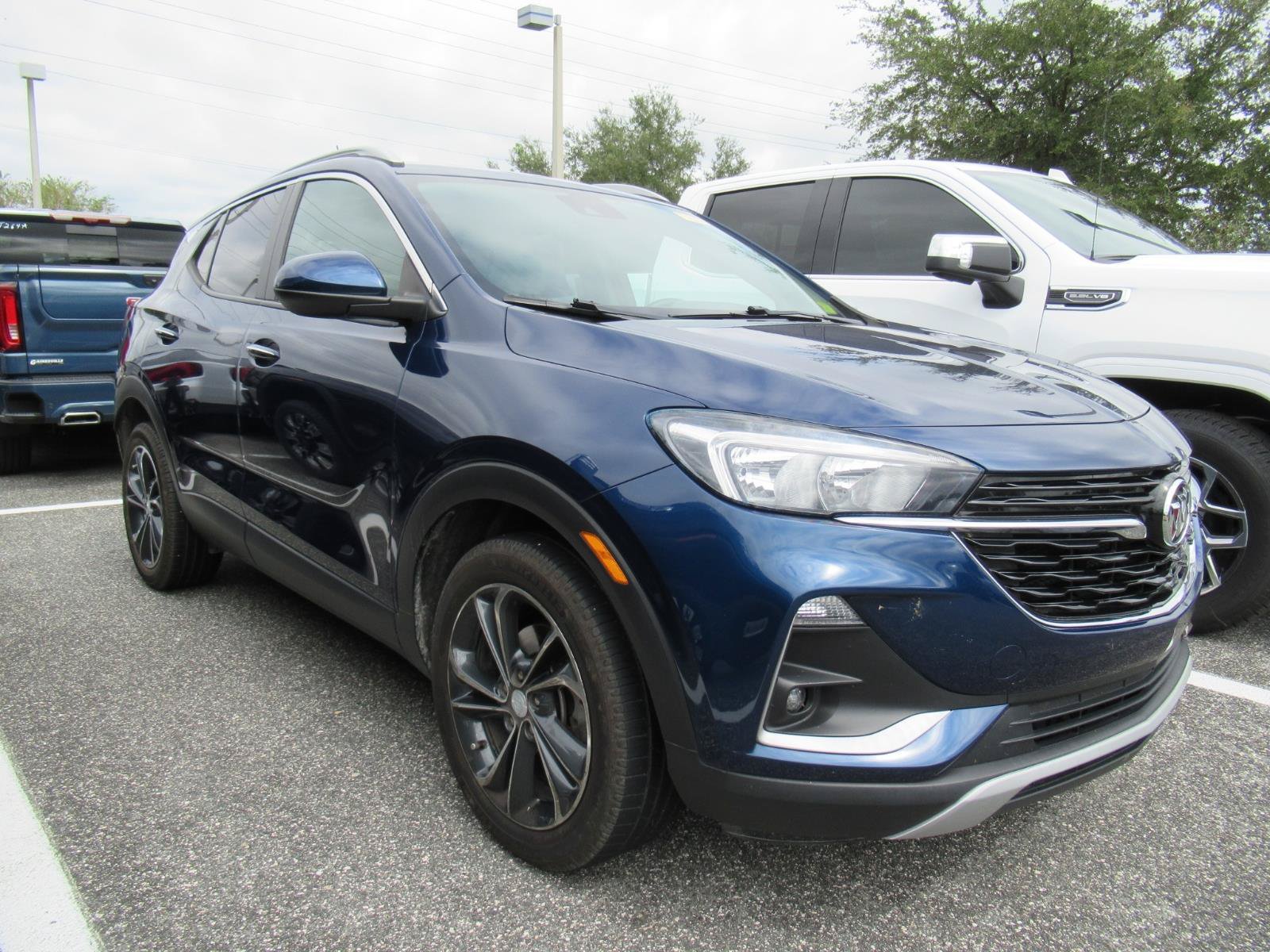 Used 2022 Buick Encore GX Select FWD image 1