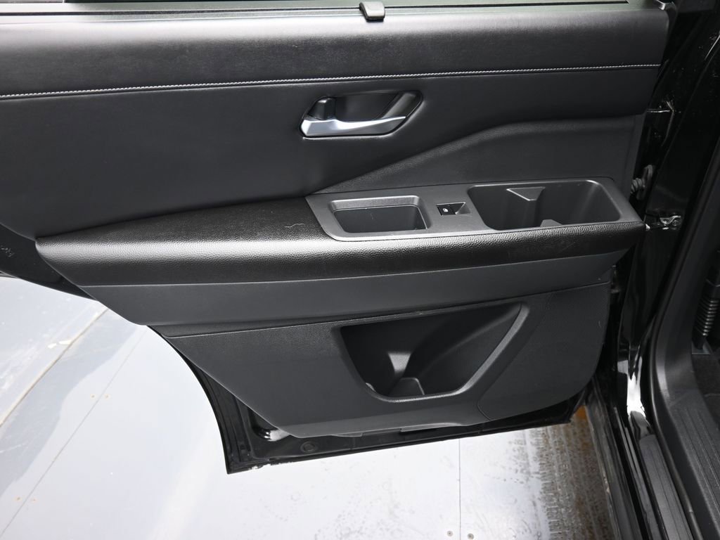 Used 2022 Nissan Pathfinder SL image 11