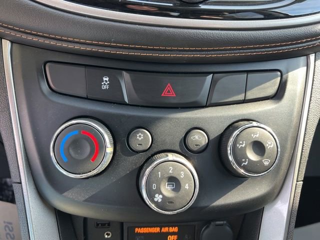 Used 2020 Chevrolet Trax LT w/ LT Convenience Package image 20