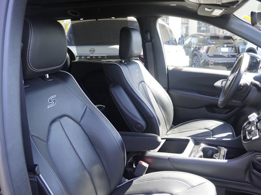 Used 2024 Chrysler Pacifica Limited w/ Uconnect Theater Family Group image 20