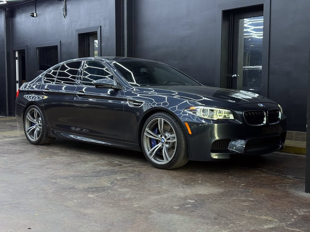 Used 2015 BMW M5 RWD image 11