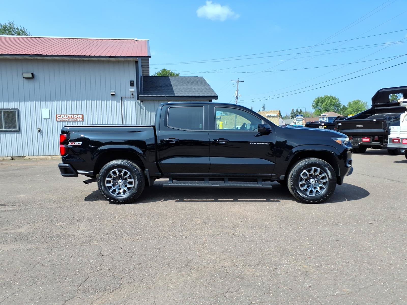 Used 2024 Chevrolet Colorado Z71 w/ Z71 Convenience Package 2 AWD/4WD image 7