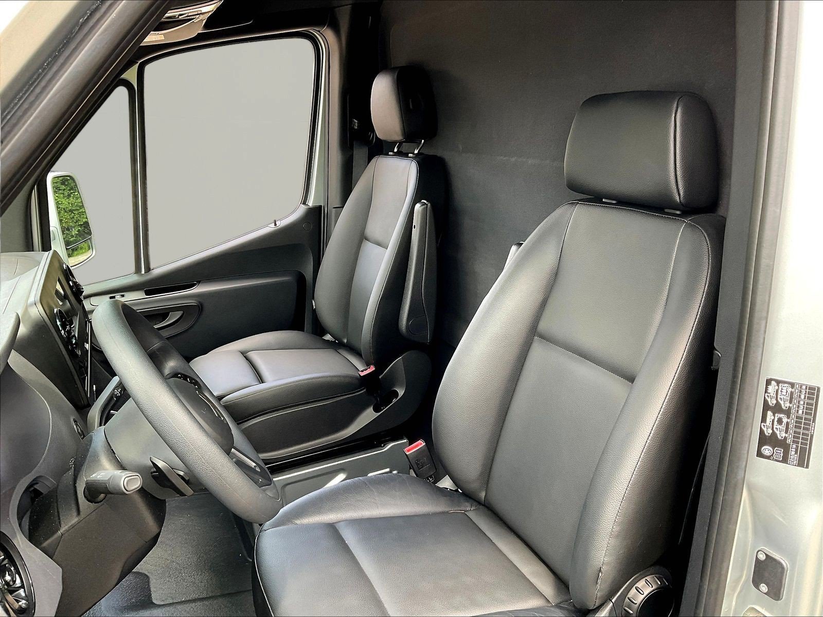 Used 2024 Mercedes-Benz Sprinter 3500 image 20