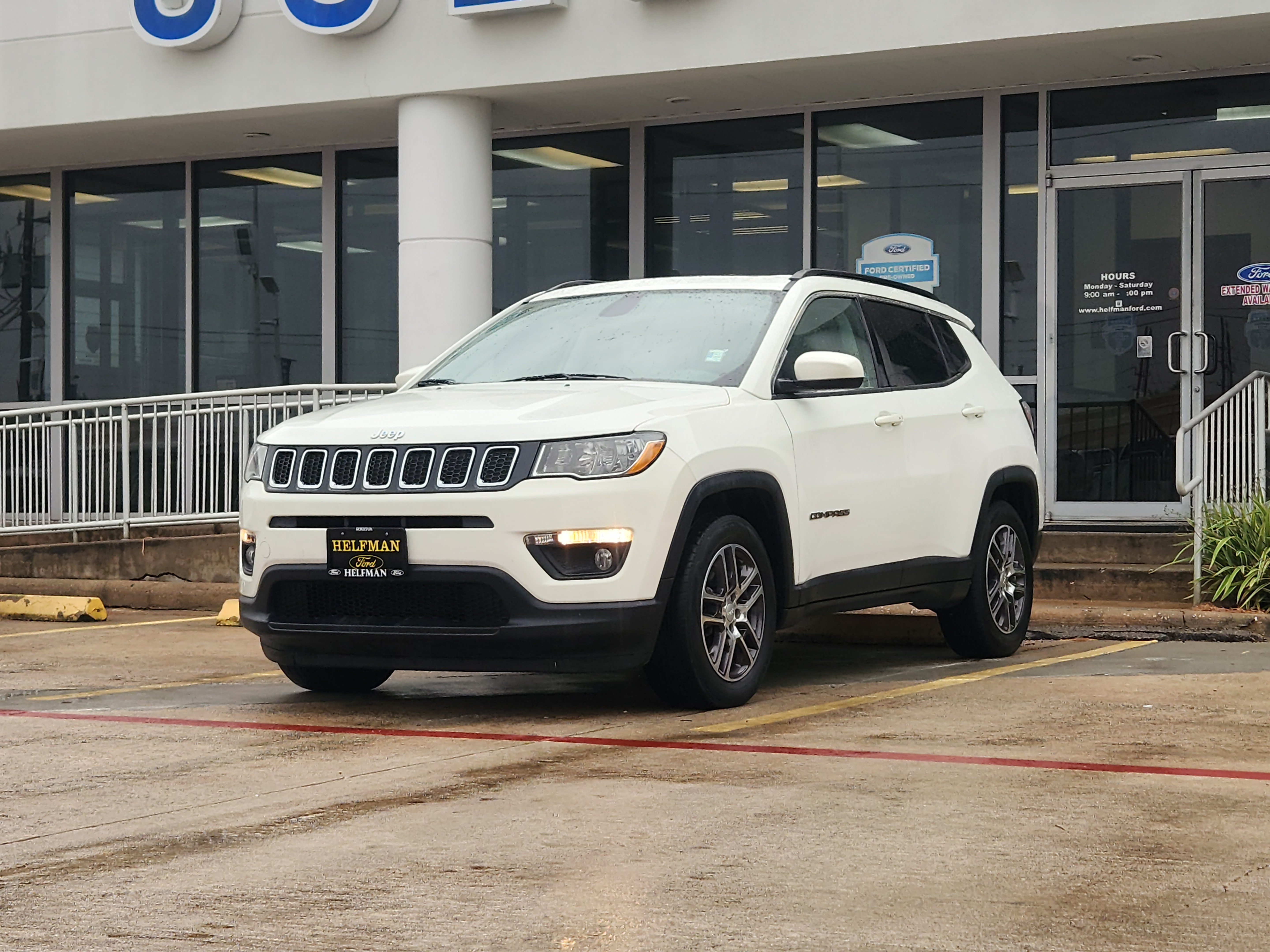 Used 2019 Jeep Compass Latitude FWD image 2