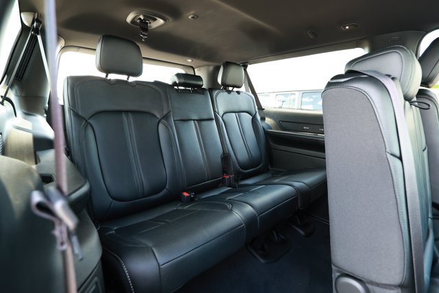 New 2026 Jeep Grand Wagoneer L Limited w/ 8-Passenger Seating Package AWD/4WD image 34