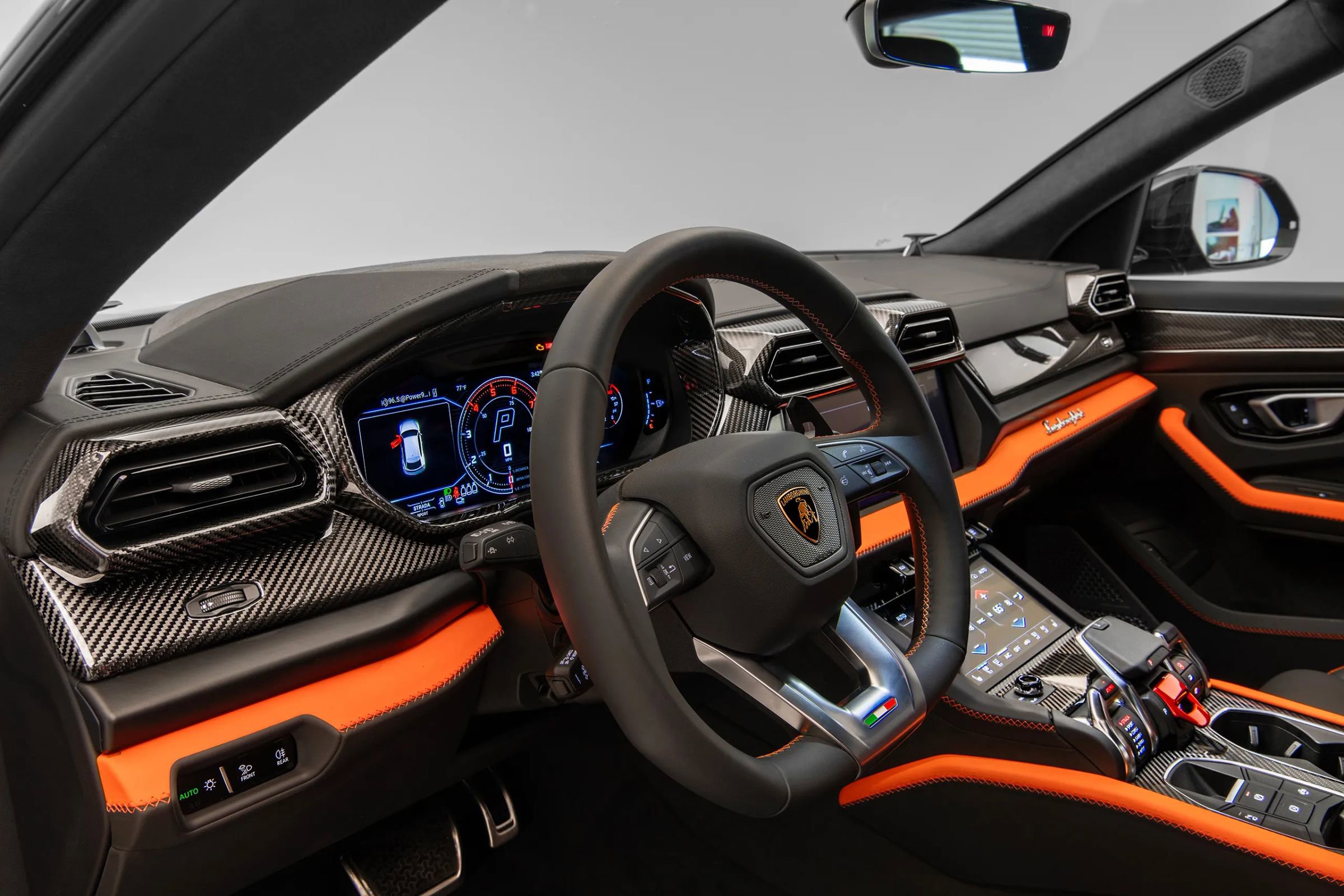 Used 2026 Lamborghini Urus SE AWD/4WD image 10