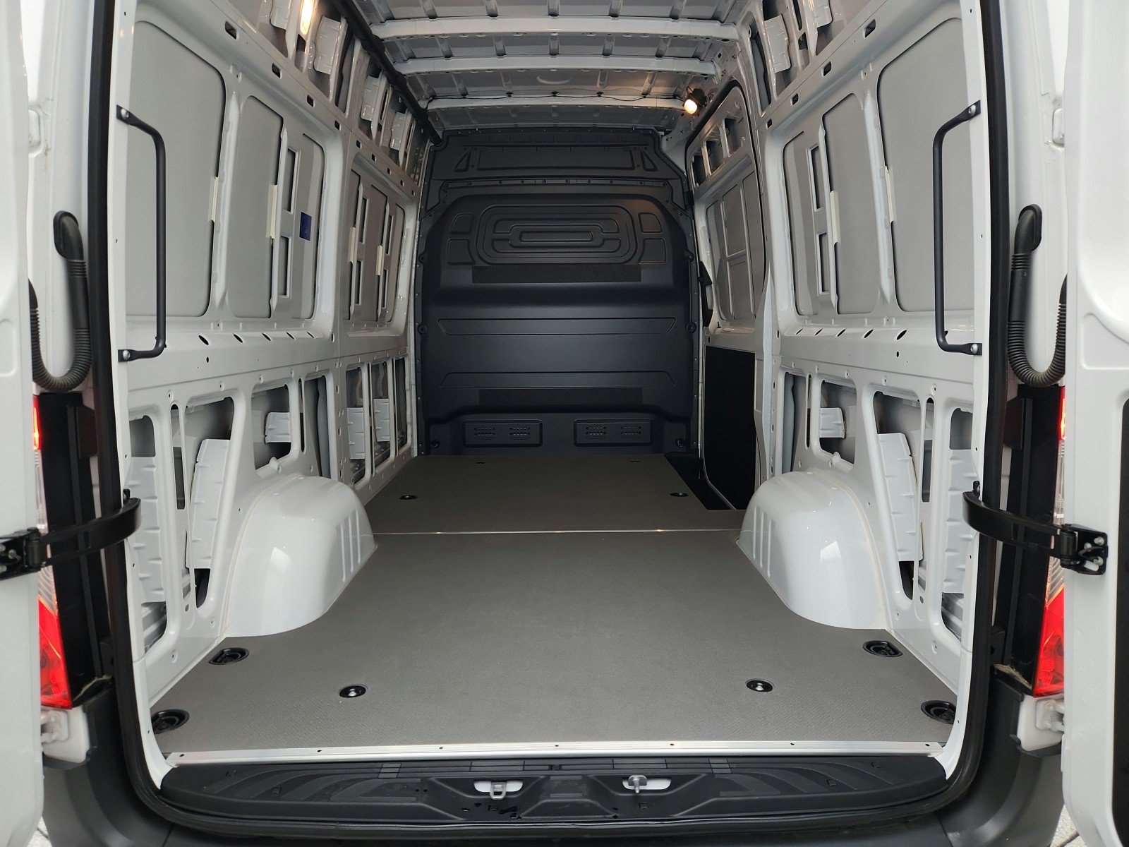 New 2025 Mercedes-Benz Sprinter 2500 image 16
