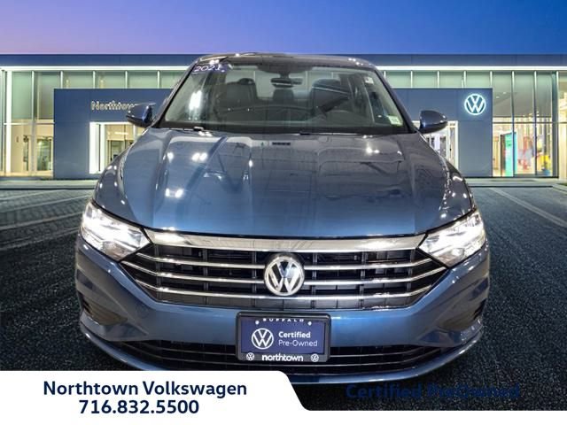 Certified 2021 Volkswagen Jetta SE image 3
