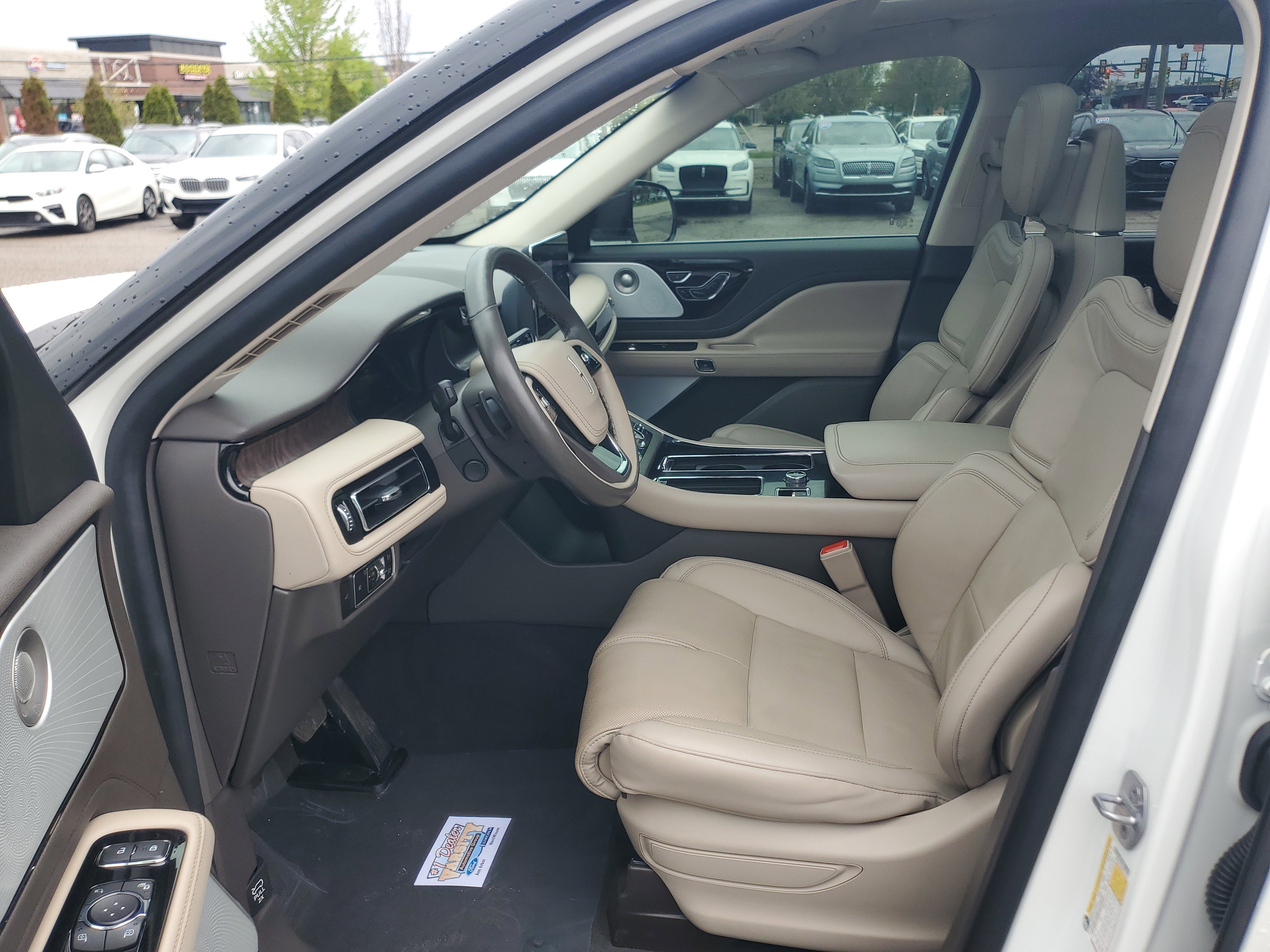Used 2023 Lincoln Aviator Reserve w/ Equipment Group 201A AWD/4WD image 12