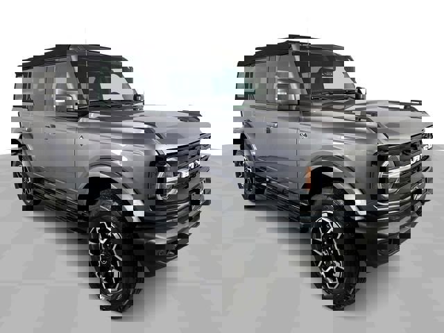 Used 2022 Ford Bronco Outer Banks image 2