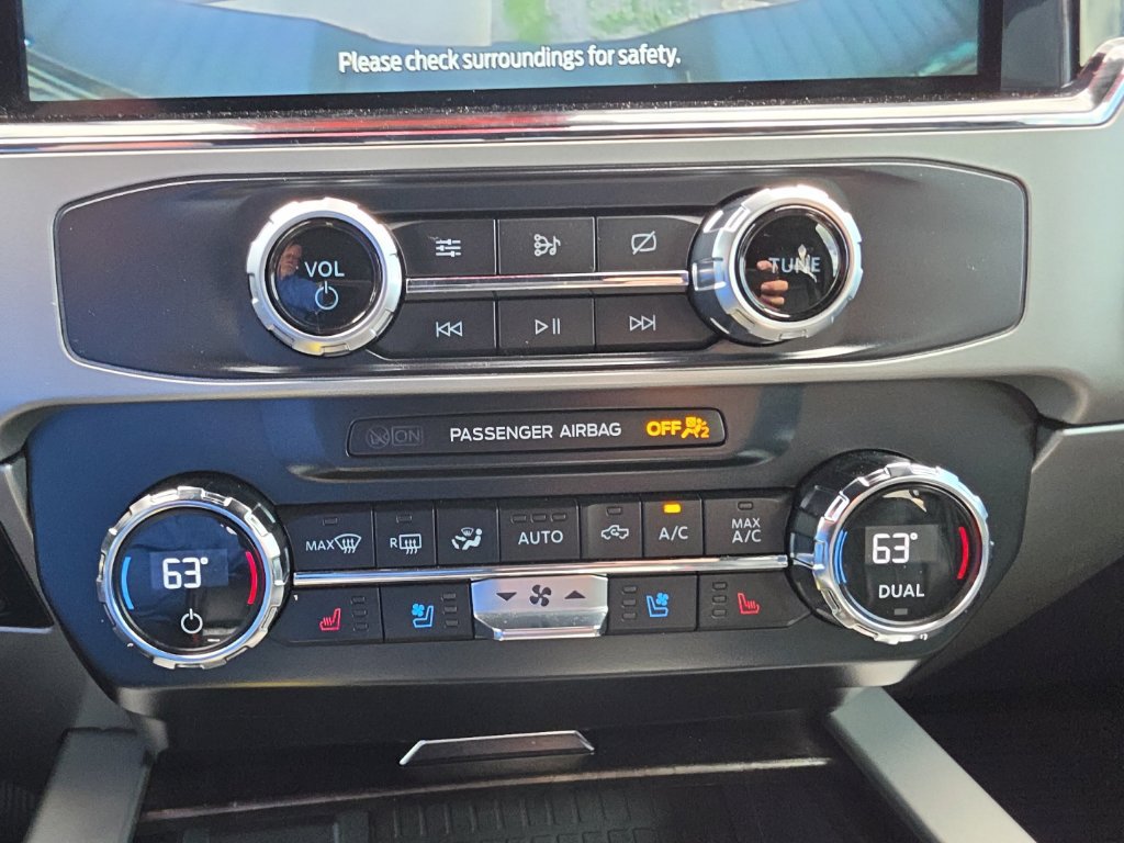 Used 2022 Ford F250 Lariat w/ Lariat Ultimate Package AWD/4WD image 20