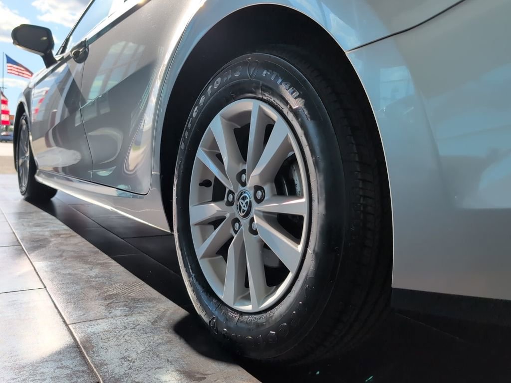 Used 2025 Toyota Camry LE FWD image 10