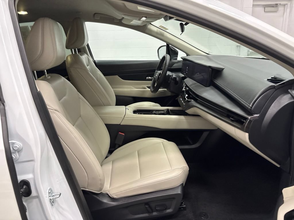 Used 2025 Nissan Murano SV AWD/4WD image 31