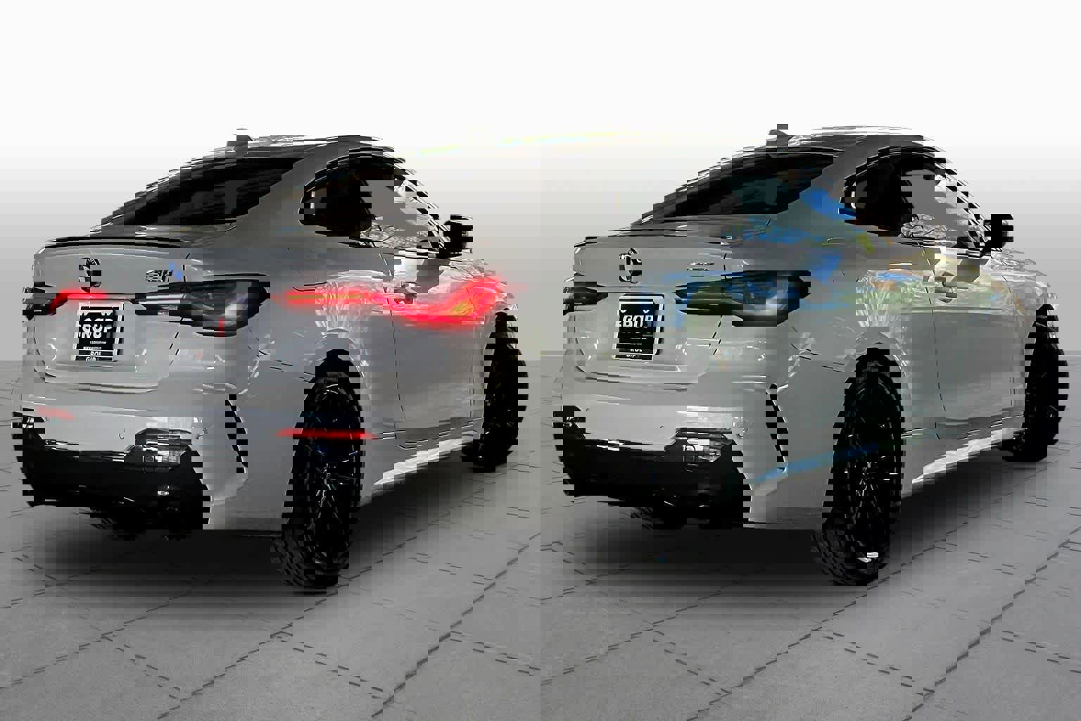 Used 2023 BMW 430i Coupe w/ M Sport Package image 12