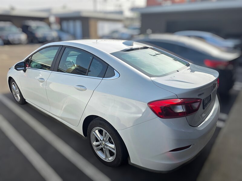 Used 2017 Chevrolet Cruze LT w/ Convenience Package FWD image 10