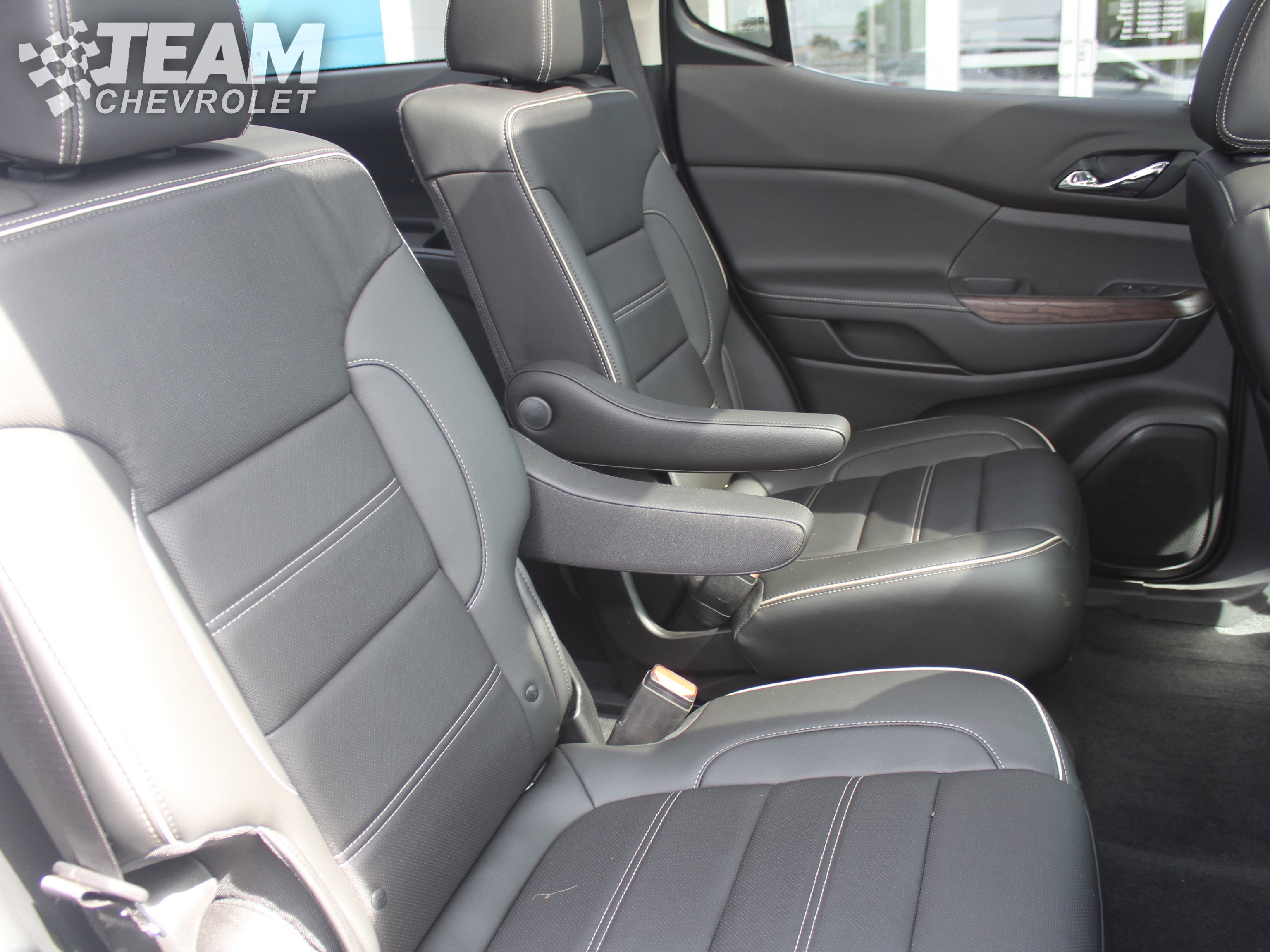 Used 2021 GMC Acadia Denali w/ Denali Ultimate Package AWD/4WD image 30