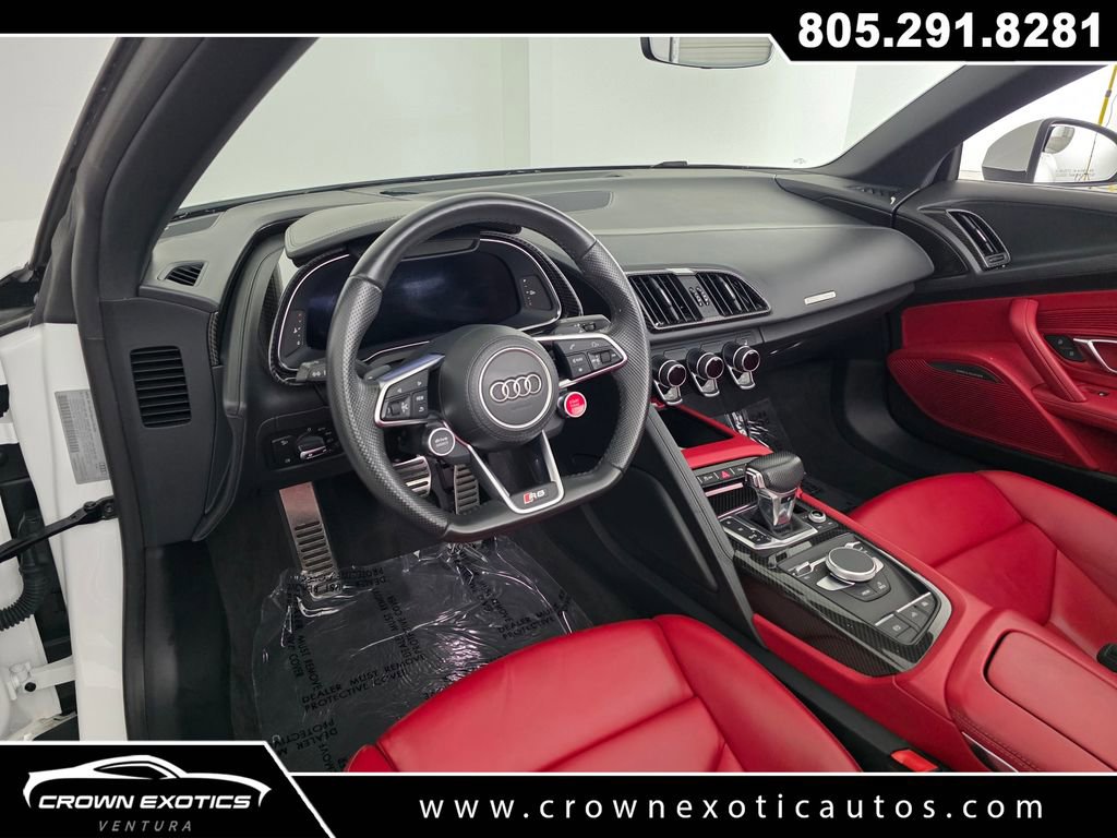Used 2022 Audi R8 V10 w/ Carbon Exterior Package RWD image 32