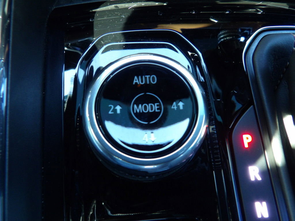 Used 2023 GMC Canyon AT4 w/ AT4 Premium Package image 28