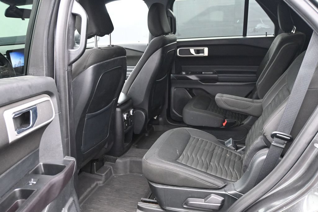 Used 2020 Ford Explorer XLT w/ Comfort Package AWD/4WD image 16